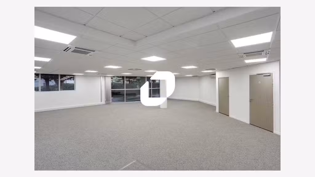 A louer Bureaux 147m² Sevres
