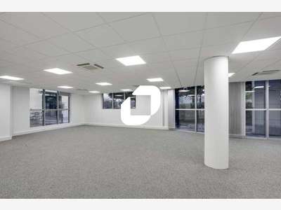A louer Bureaux 147m² Sevres