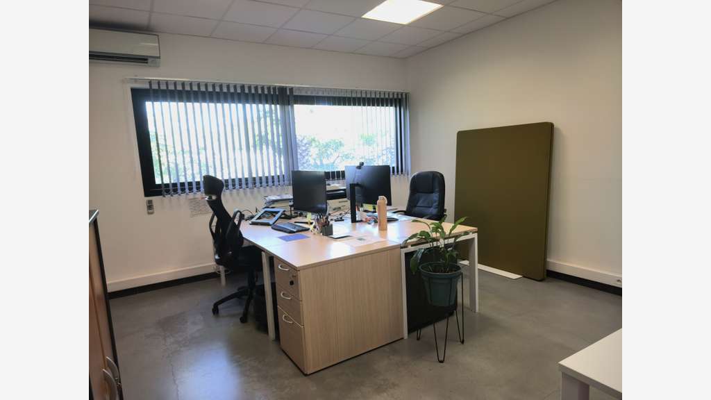 A louer bureaux 100m² zac des playes Six-Fours