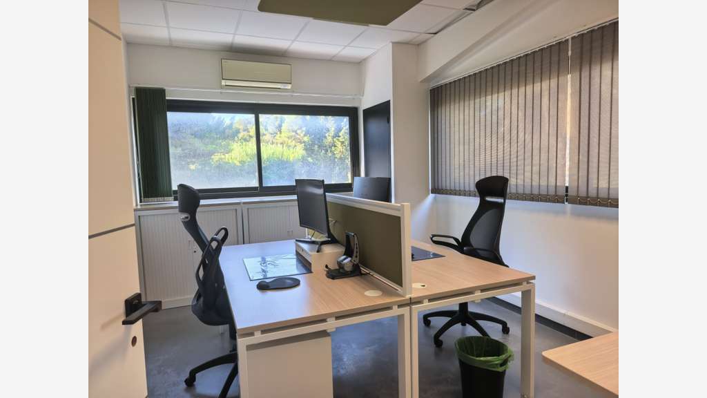 A louer bureaux 100m² zac des playes Six-Fours
