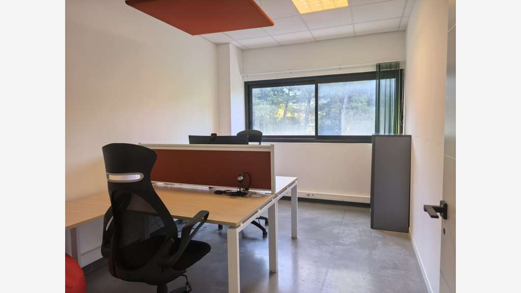 A louer bureaux 100m² zac des playes Six-Fours