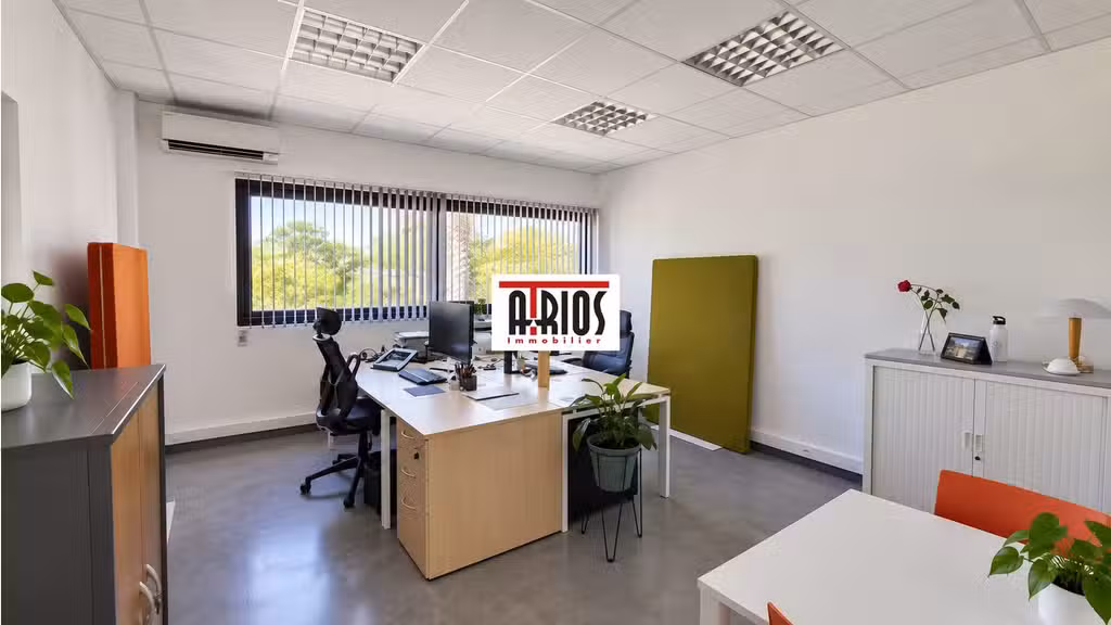 Bureaux de 101m² à louer à Six Fours les Plages