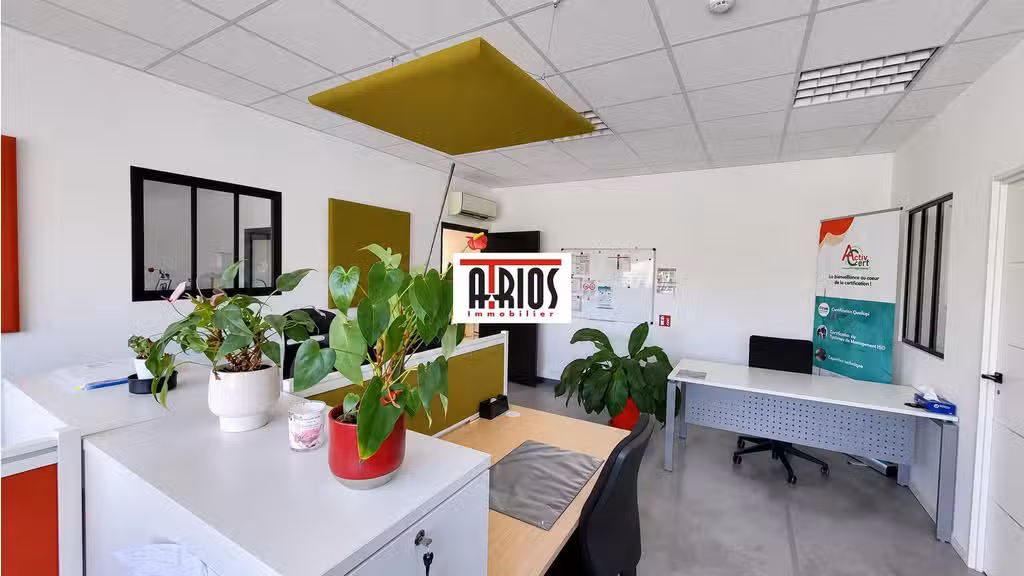 Bureaux de 101m² à louer à Six Fours les Plages