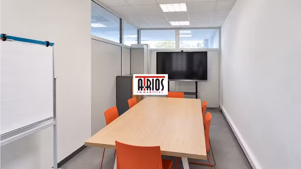 Bureaux de 101m² à louer à Six Fours les Plages