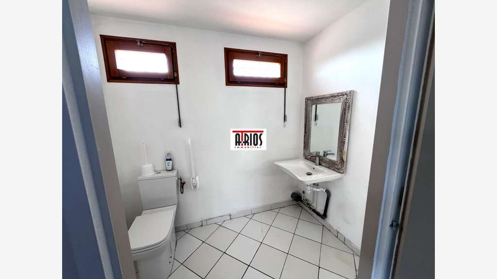 BUREAUX 107m2