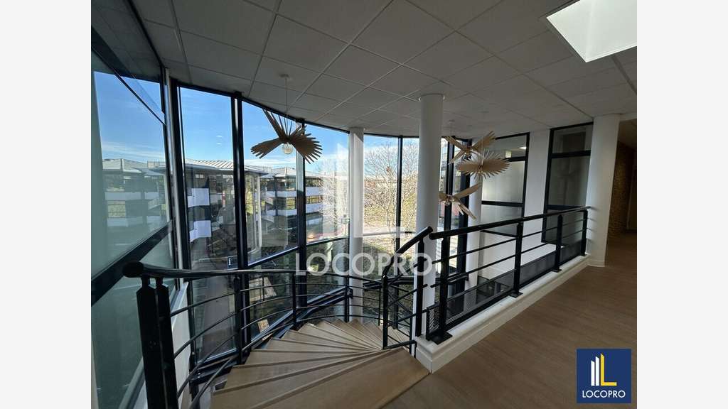 Loue bureaux indépendants 879m² Sophia Antipolis