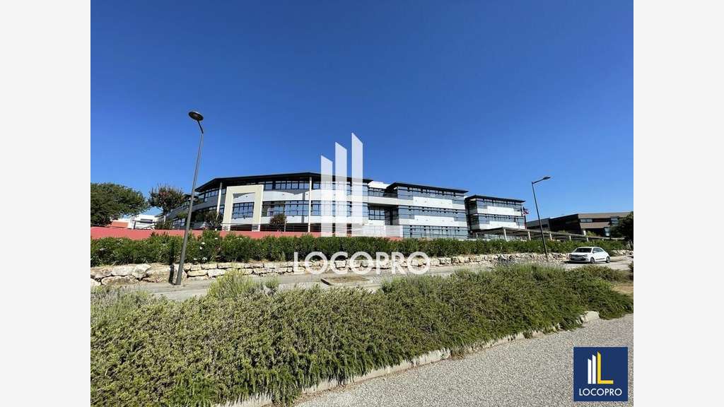 Loue bureaux indépendants 879m² Sophia Antipolis