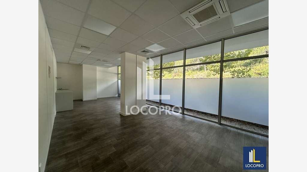 A louer bureaux modernes 341m² à Sophia-Antipolis