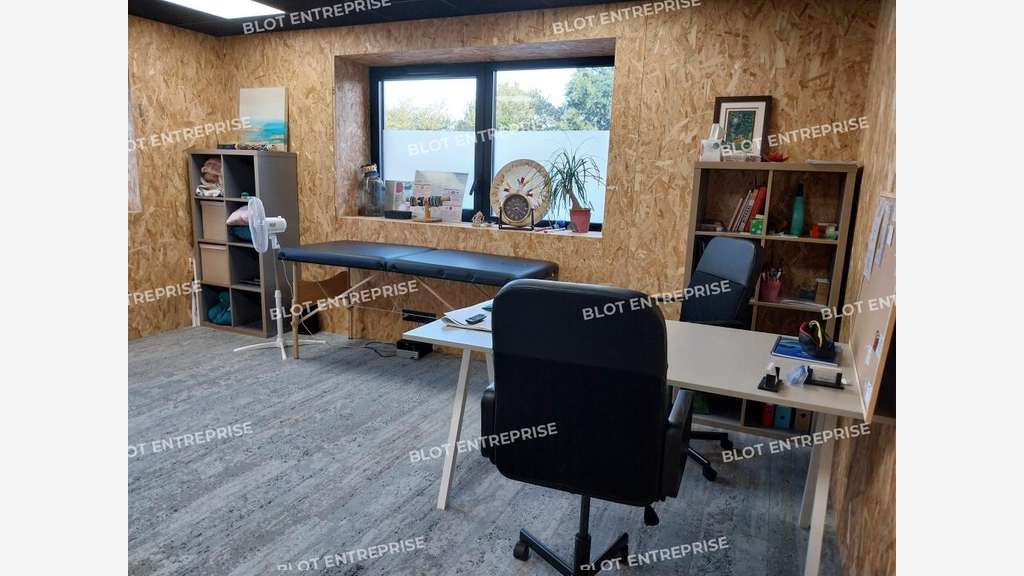 A louer bureau indépendant de 18m² en RDC à Taden