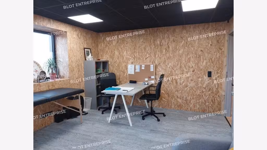 A louer bureau indépendant de 18m² en RDC à Taden