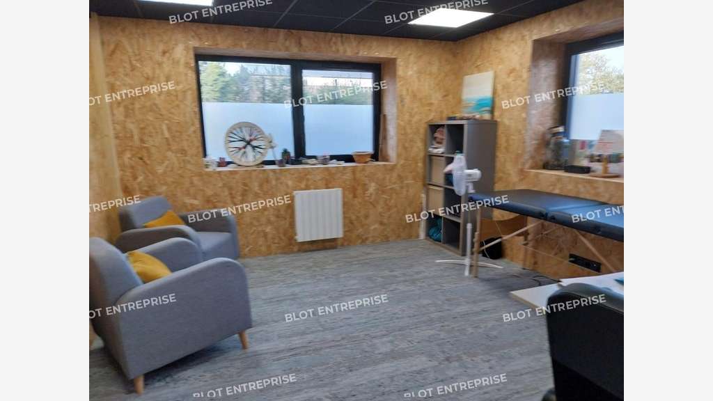A louer bureau indépendant de 18m² en RDC à Taden