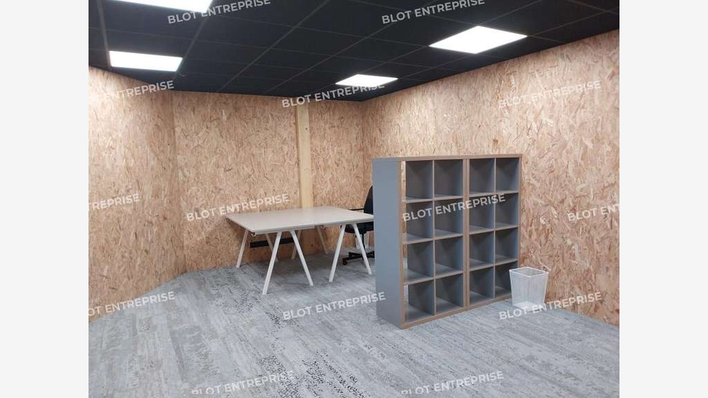 A louer bureau indépendant 23m² en RDC à Taden