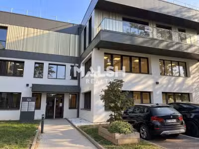 Bureaux à louer 132m² avec stationnements à Tassin