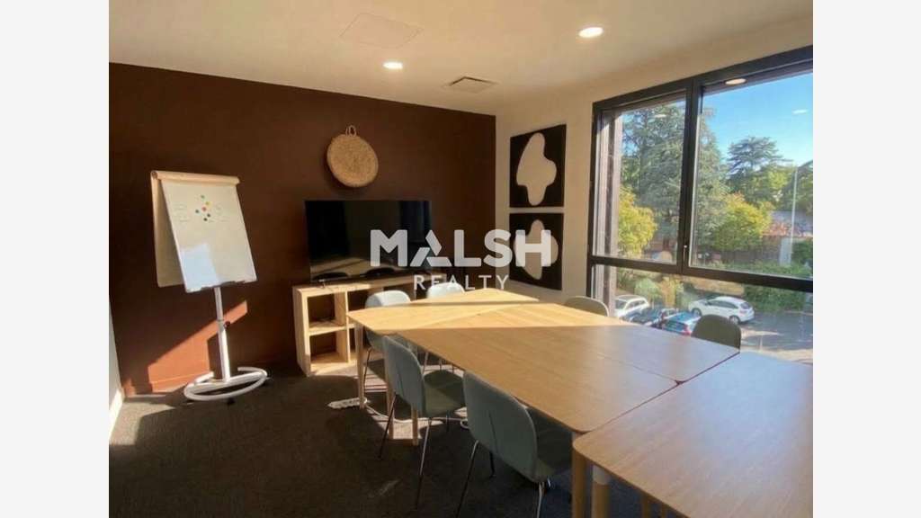 Bureaux à louer 132m² avec stationnements à Tassin