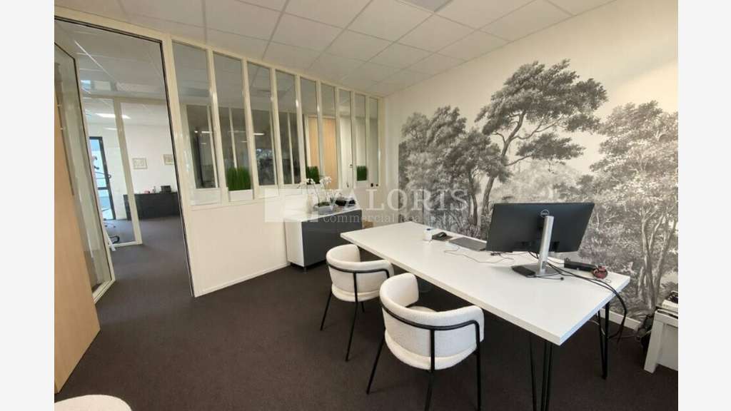 Bureaux 139m² R+2 à louer à Tassin-la-Demi-Lune