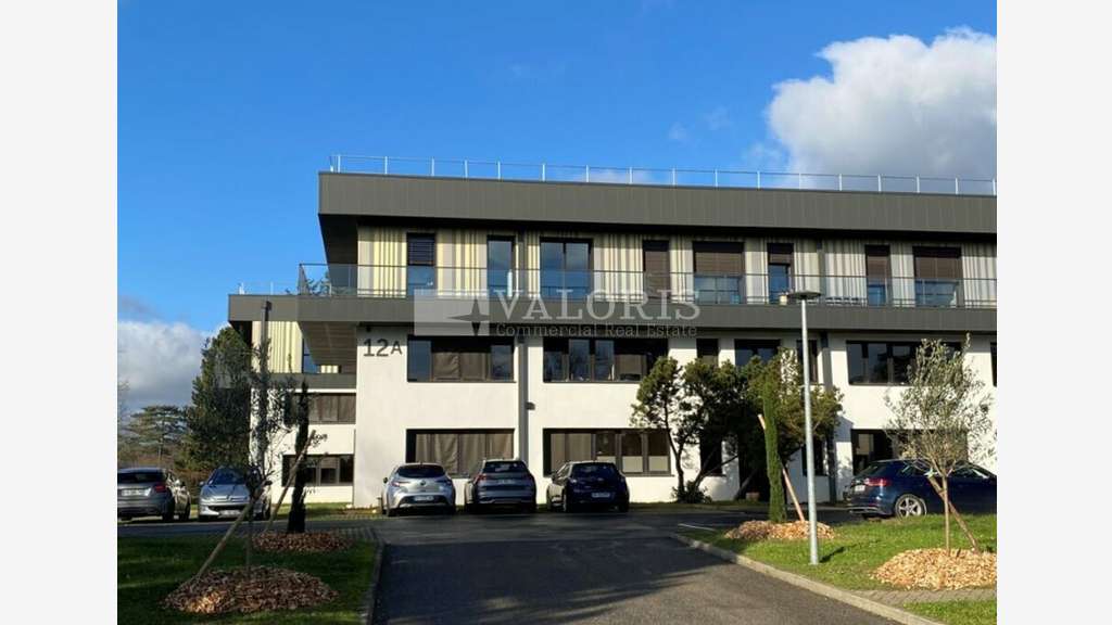 Bureaux 139m² R+2 à louer à Tassin-la-Demi-Lune