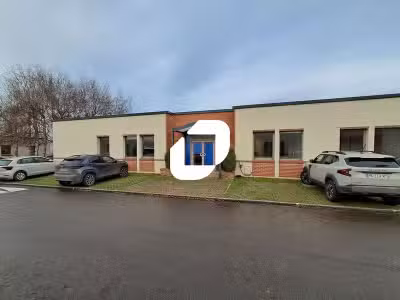A louer Bureaux 300m² Templemars
