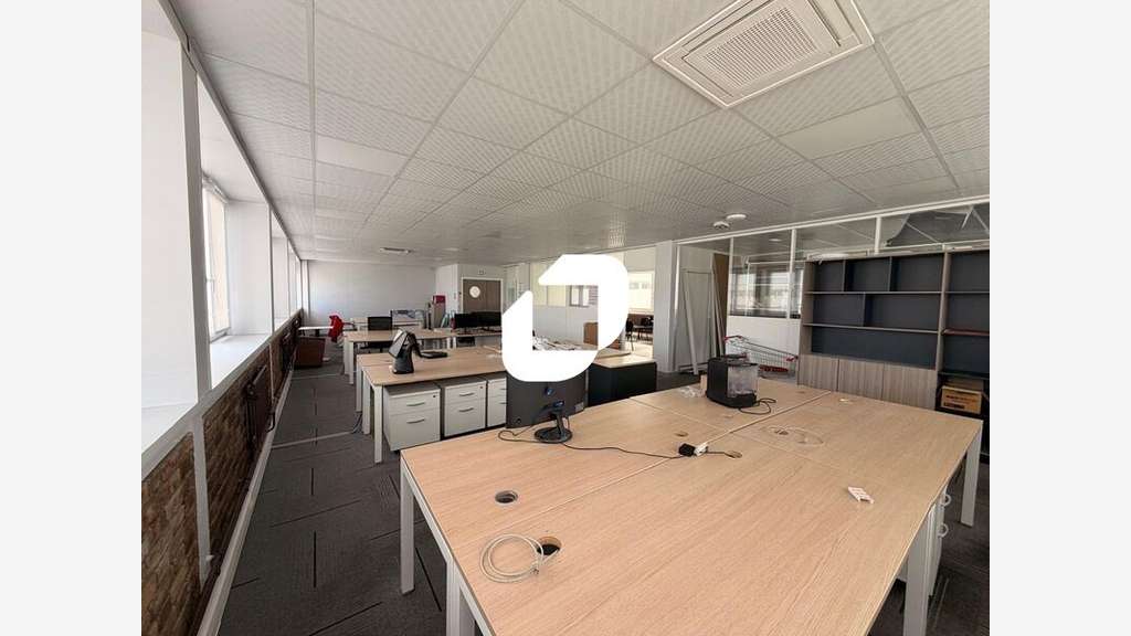 A louer Bureaux 625m² Thiais
