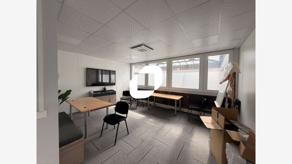 A louer Bureaux 625m² Thiais