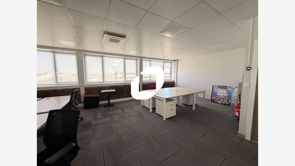 A louer Bureaux 625m² Thiais