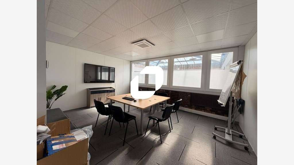 A louer Bureaux 625m² Thiais