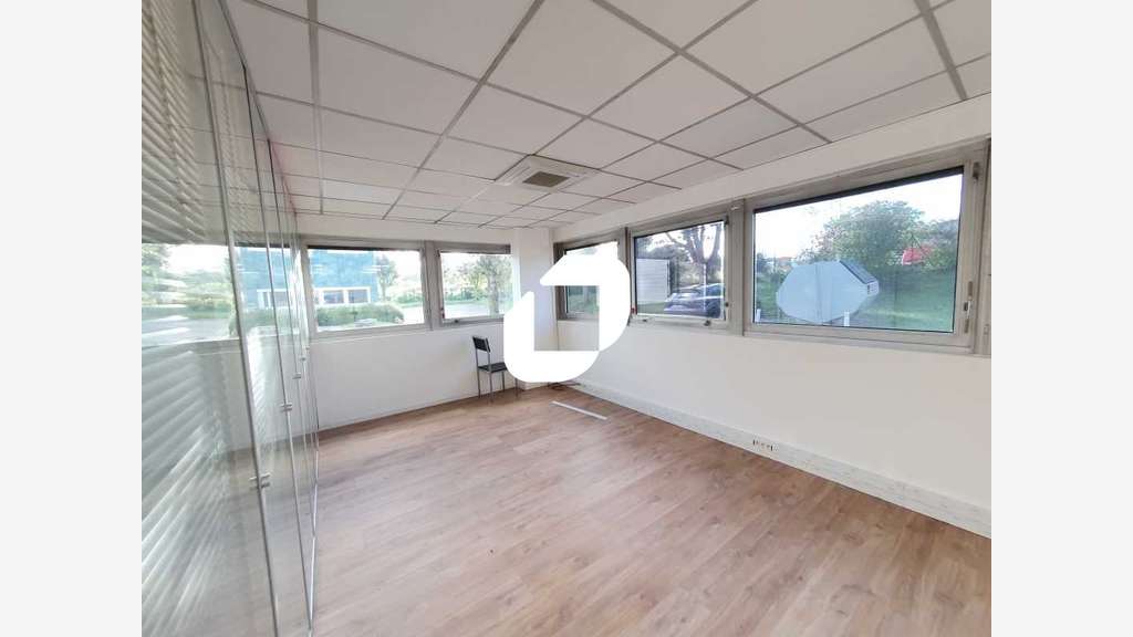 A louer Bureaux 100m² Torcy