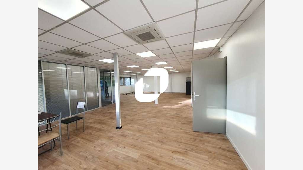 A louer Bureaux 100m² Torcy