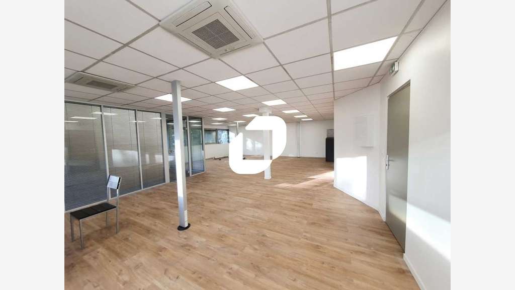 A louer Bureaux 100m² Torcy