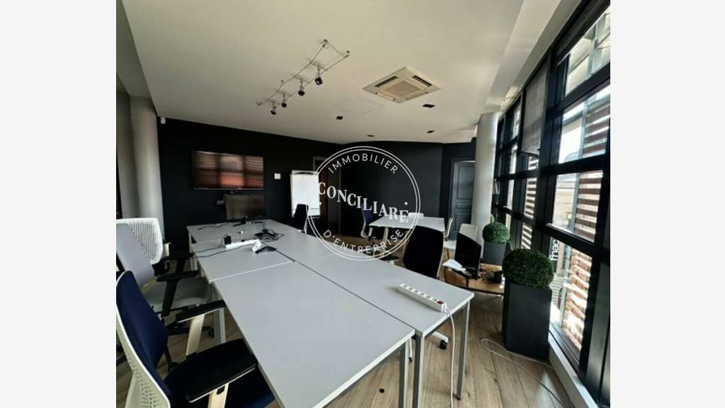 Location bureaux 207m² lumineux R+3 à Toulouse