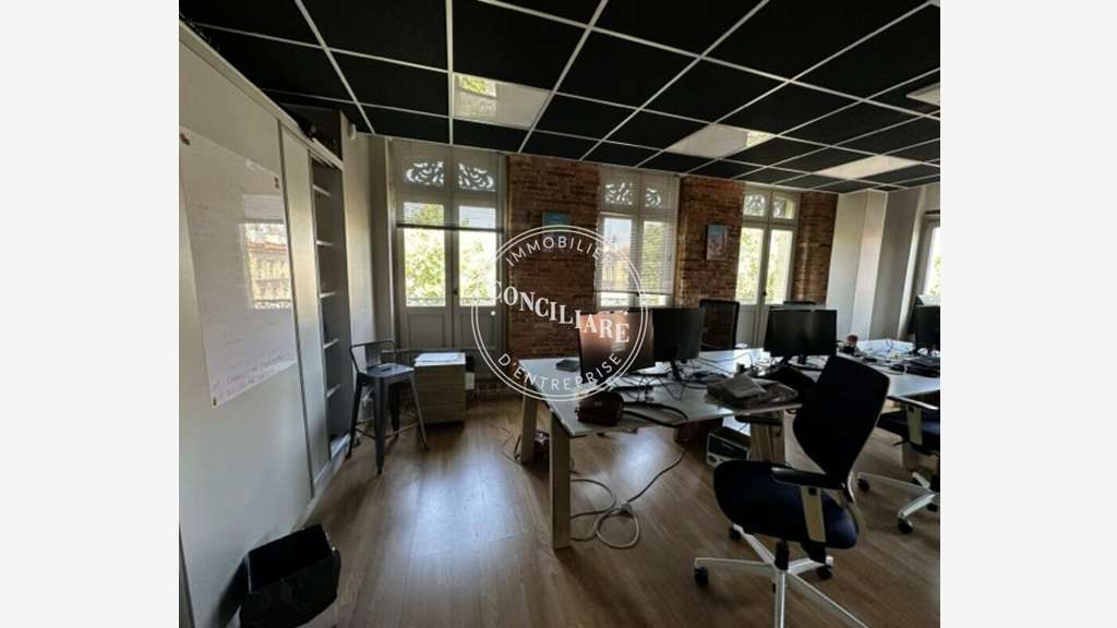 Location bureaux 207m² lumineux R+3 à Toulouse