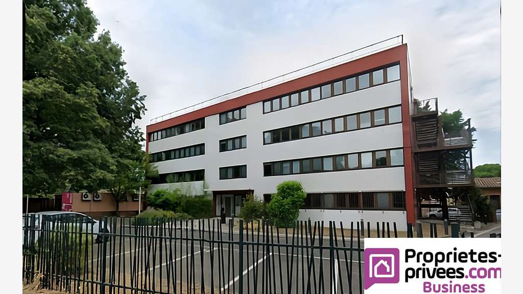 Loue bâtiment indépendant de 1 330m² ERP Toulouse 