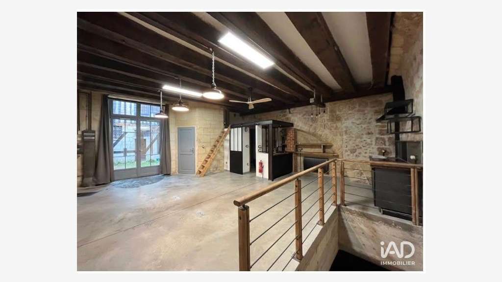 A louer bureaux atypiques 110m² dans Vieux Tours