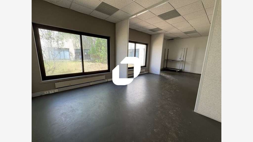 A louer Bureaux 593m² Toussus le noble