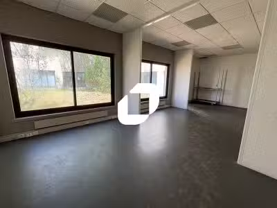 A louer Bureaux 593m² Toussus le noble
