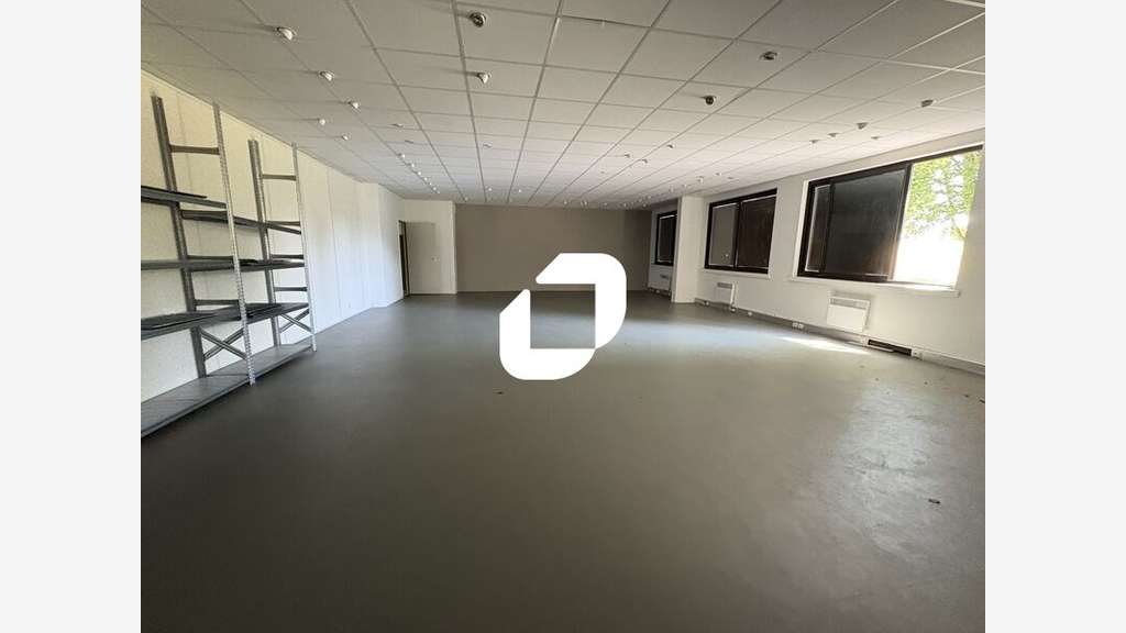 A louer Bureaux 593m² Toussus le noble