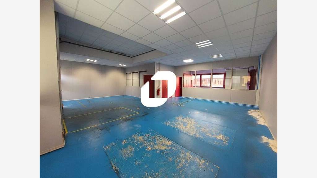 A louer Bureaux 358m² Trappes