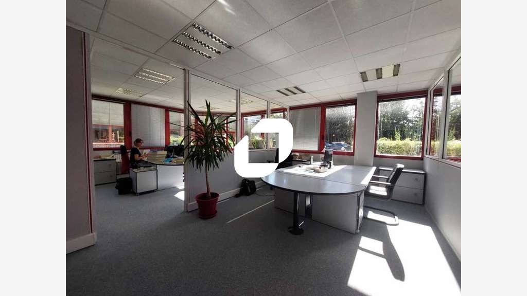 A louer Bureaux 358m² Trappes