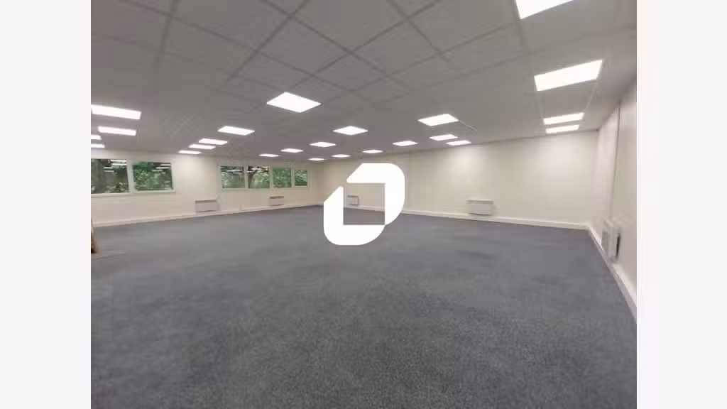 A louer Bureaux 148m² Trappes