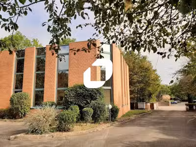 A louer Bureaux 206m² Trappes