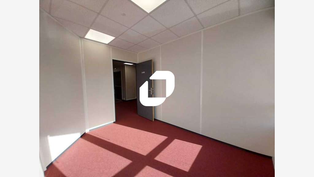 A louer Bureaux 376m² Trappes