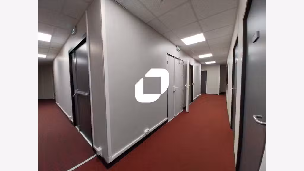 A louer Bureaux 376m² Trappes