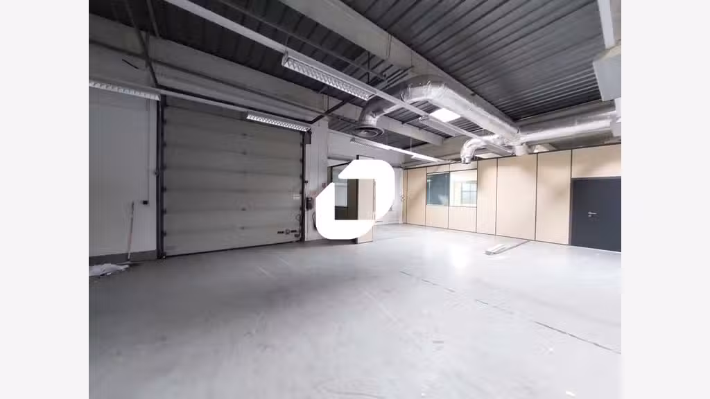 A louer Bureaux 1187m² Trappes