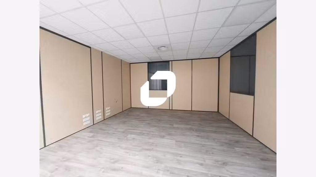 A louer Bureaux 1187m² Trappes