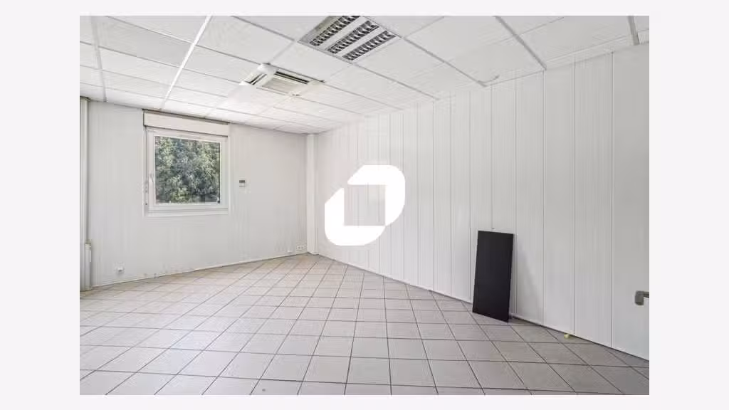 A louer Bureaux 307m² Tremblay en france