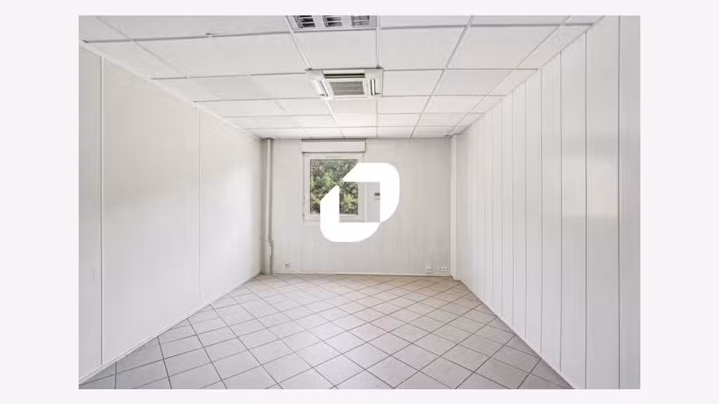 A louer Bureaux 307m² Tremblay en france
