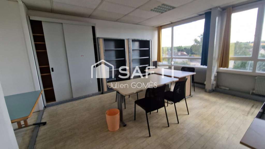 Bureau de 30m² à louer au 2ème étage à Trilport