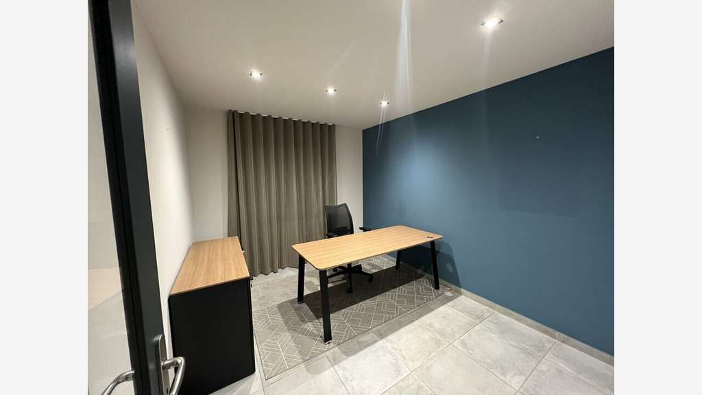 Bureaux rénové de 117m² à louer à Valence Nord