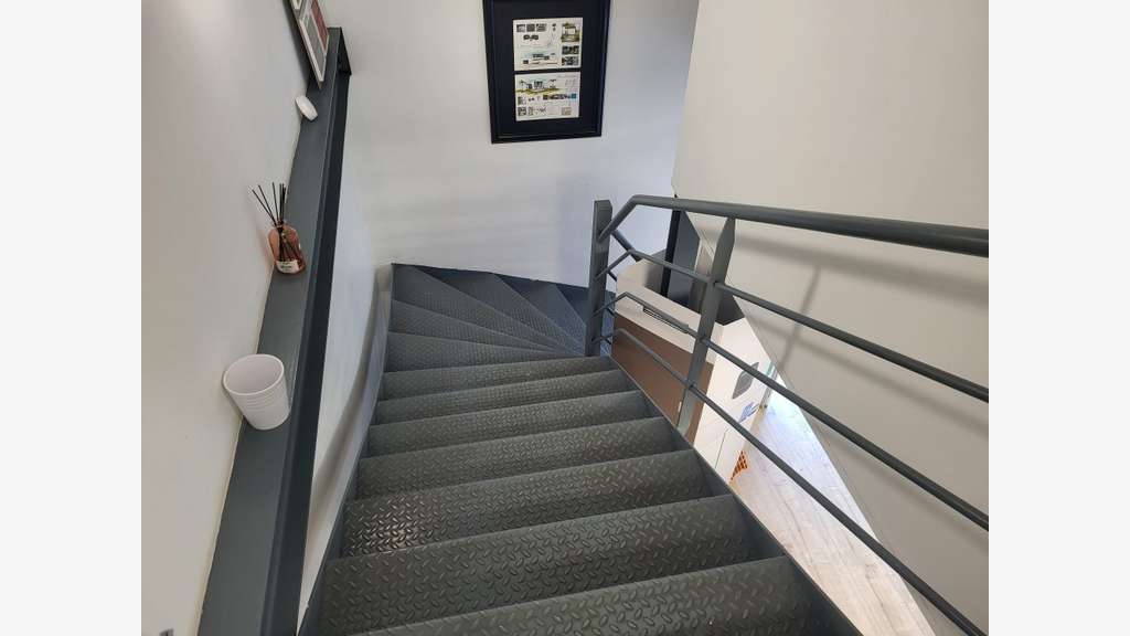 A louer bureaux 130m² sur 2 niveaux Tenenio Vannes