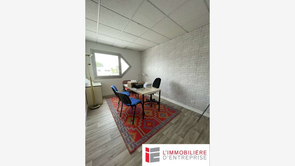 A louer bureaux de 36m² au 1er étage à Vannes