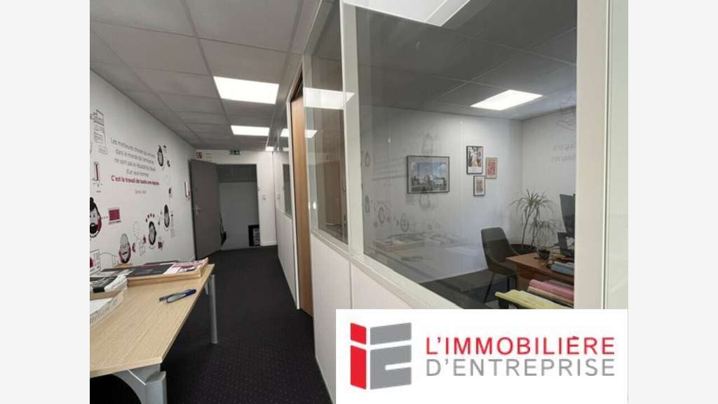 A louer bureaux 140m² avec sanitaire PMR Vannes